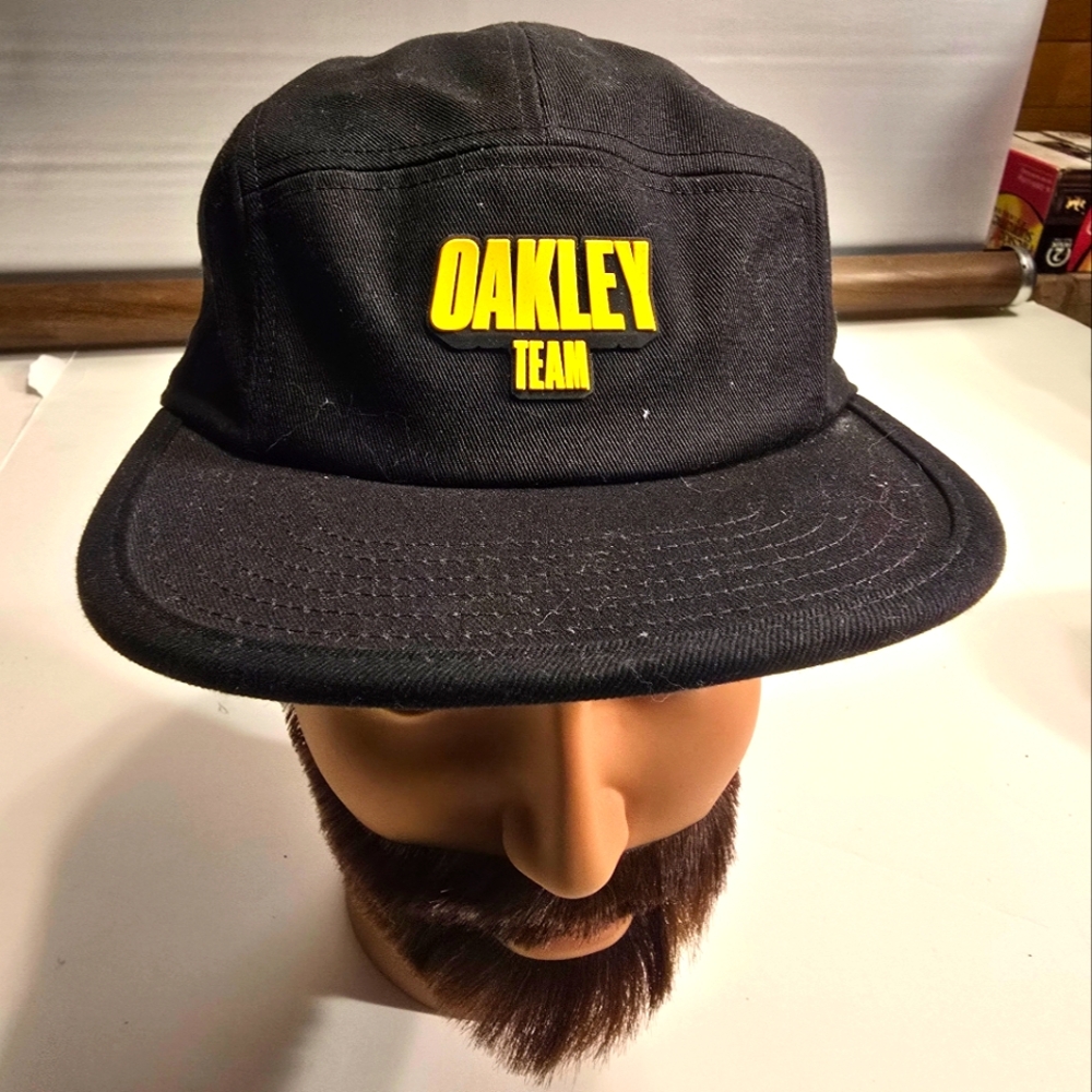 OAKLEY TEAM PARCH HAT MEN'S BLACKOUT BASEBALL CAP  FIT ADJUSTABLE BLACK YELLOW